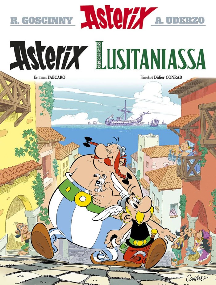 Asterix Lusitaniassa -albumin kansikuva, jossa Asterix ja Obelix kävelevät jyrkkää mustavalkoista mukulakivikatua ylös kohti lukijaa. Sivuilla on värikkäitä taloja, joiden seinillä kasvaa murattia. Vasemmalla heitä väijyy ovensuussa pieni käppänä paikallisissa vaatteissa. Oikealla näyttää miehellä ja kalakoria pitelevällä naisella olevan jotakin juttua keskenään. Pariskunnan yläpuolella on parveke, jolla nainen ripustaa kaloja kuivumaan. Taustalla siintää meri, jonka ulapalla seilaa laivoja. Lusitaniassa-sana on kirjoitettu vihreällä, ja ison L:n varsi on jaettu neliöiksi, joissa on koristekuvioita. Ne muistuttavat vähän kukikkaita kaakeleita, eli kuvaa portugalilaista fajanssia.